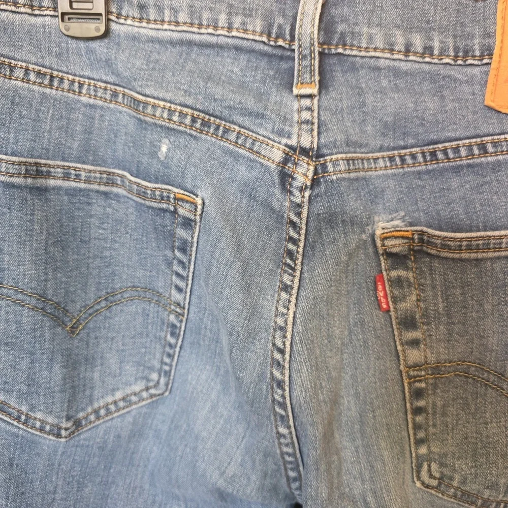 Levi's Jeans Men's Size 32/34 Medium Wash Blue Denim Straight Leg 541 Stretch